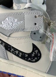 Кроссовки Nike Air Jordan 1 High Dior Wolf Grey  живое фото 4
